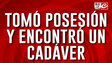 Compró una casa, se mudó... ¡y encontró un cadáver adentro!