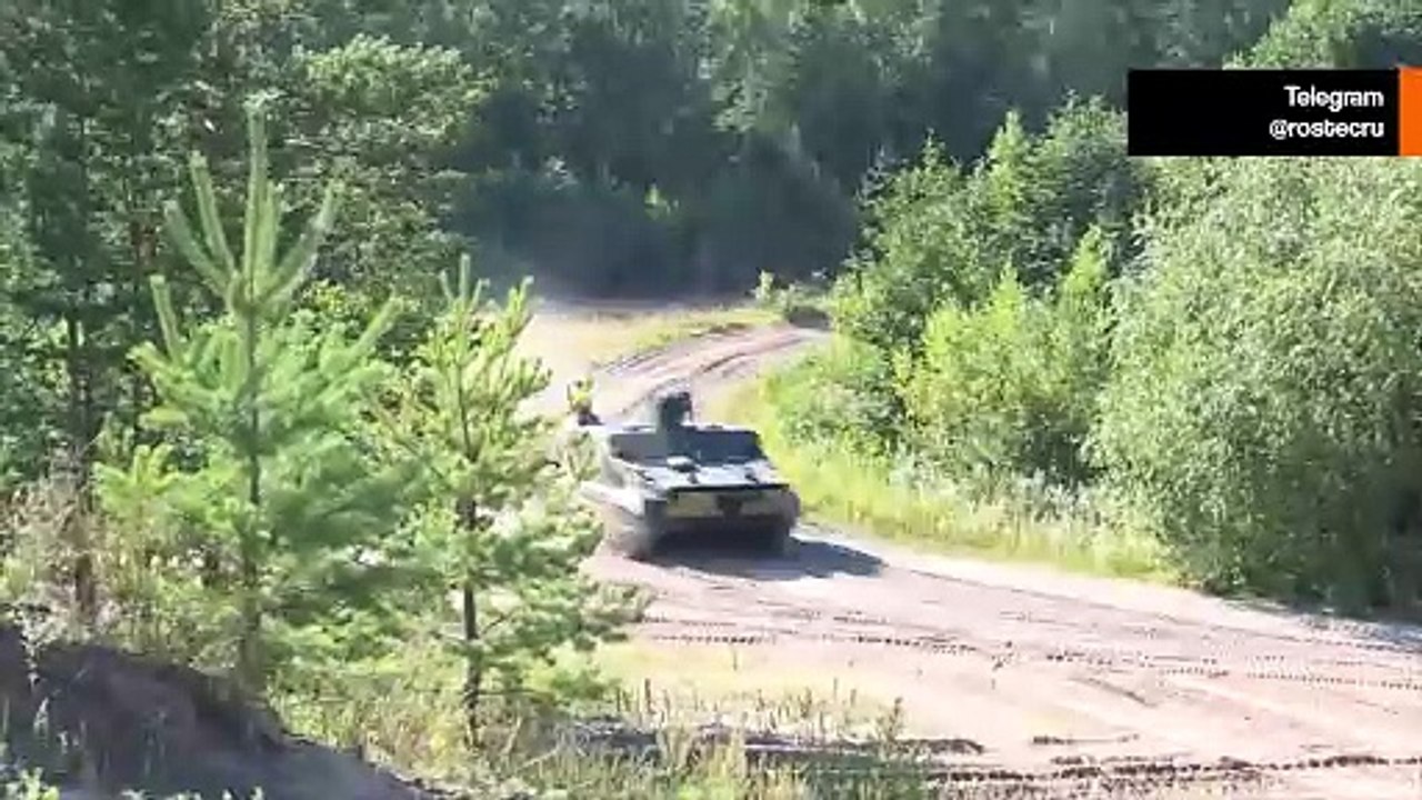 Wideo: Rosja rozpoczyna testy nowego amfibijnego transportera opancerzonego BT-3F