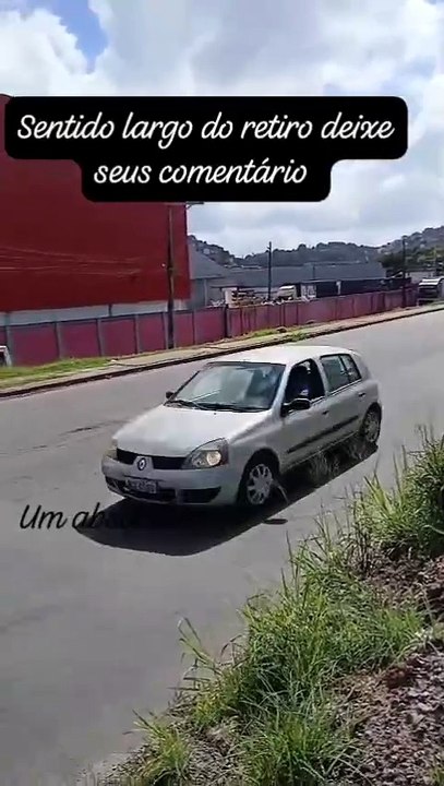 Motoristas reclamam de cratera na BR-324 e temem acidentes no local; assista