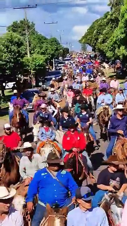 Cavalgada dos Amigos em Serra dos Dourados reúne mais de 3 mil cavaleiros