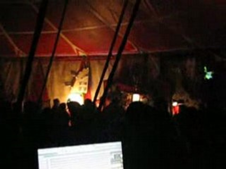 live beuns electro sous le sound du chapiteau tekni 2008