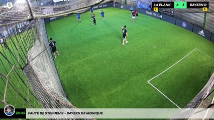 Faute de Stephen B - Bayern De Monique