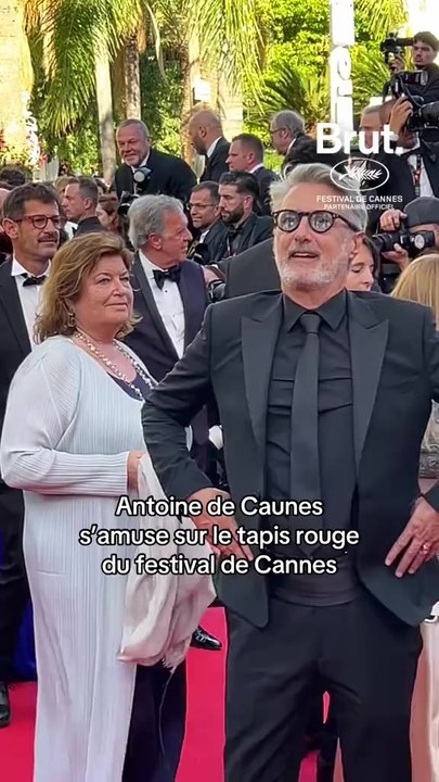 Antoine de Caunes s’amuse au festival de Cannes