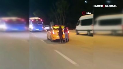 Ankara'da tehlikeli yolculuk kamerada! Canlarını hiçe saydılar