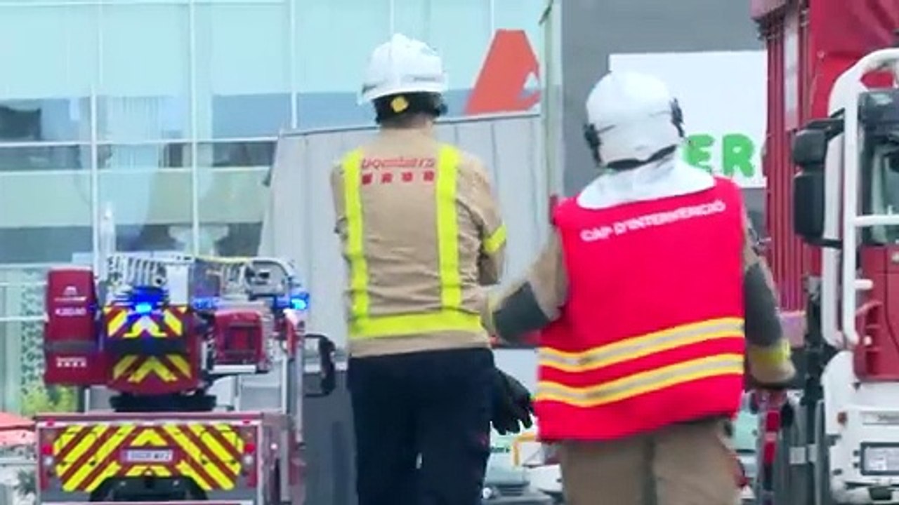 Muere una persona en un centro comercial de Sabadell tras caerle encima un trozo de hormigón