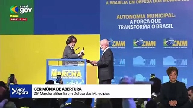 Lula recebe vaias em evento de prefeitos; veja