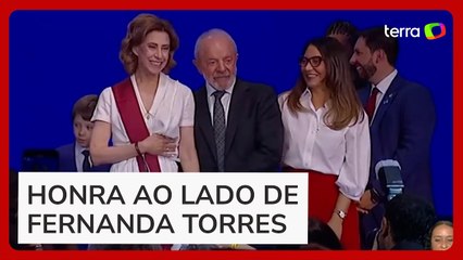 Lula condecora Janja com maior honraria da cultura no Brasil