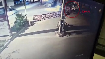 Genç kadın eski eşini, sokak ortasında silahla vurdu!