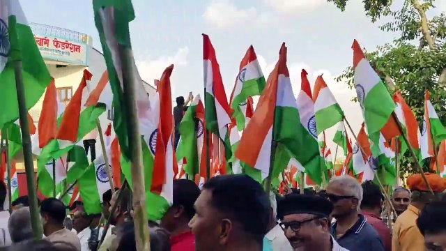 भीलवाड़ा में तिरंगा यात्रा में सेना को सलाम