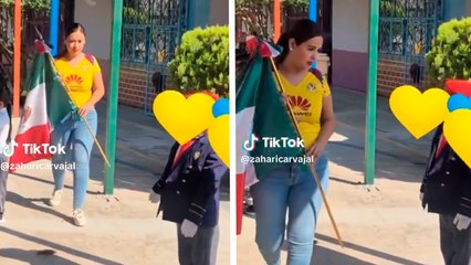 América: directora de una escuela llega a "honores a la bandera" con la playera del tricampeón y las redes explotan