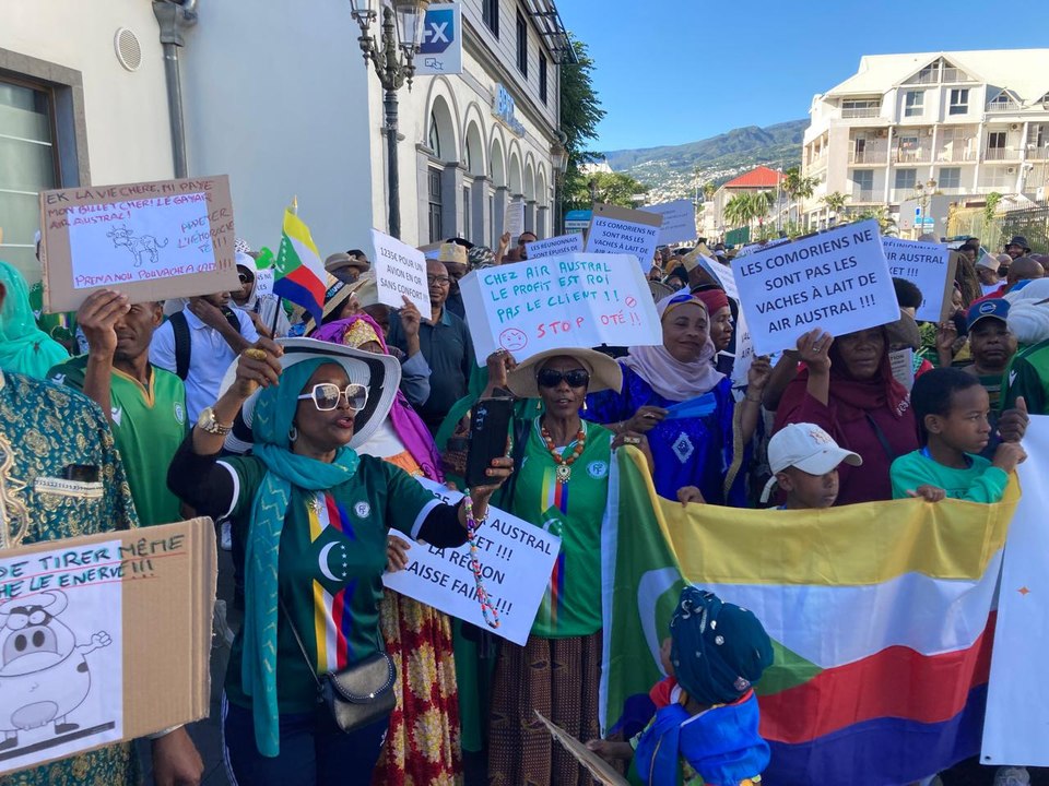 Un collectif le rétablissement d'urgence d'une liaison Réunion-Comores