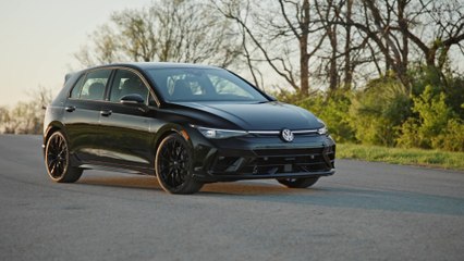 2025 Volkswagen Golf R Black Edition Exterior Design in Mythos Black Metallic