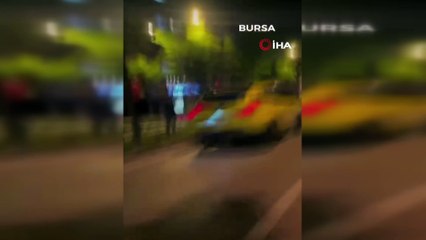 Bursa'da Türk bayrağını yakmaya çalışan şahıs yakalandı
