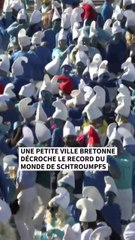 Record du monde de rassemblement de Schtroumpfs en Bretagne