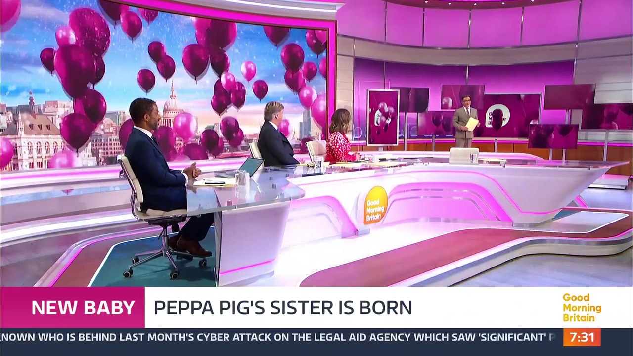 Peppa Pig, connue de millions d'enfants pour ses aventures boueuses dans un dessin animé, a désormais une petite soeur prénommée Evie - Regardez