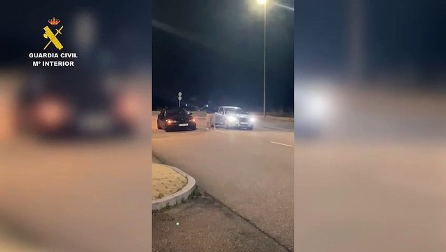 Carreras ilegales de coches en Arroyo de la Encomienda en Valladolid