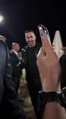 Vidéo - Adil Rami et sa compagne Léna Guillou sur la croisette lors du 78ème Festival International du Film de Cannes, France, le 19 mai 2025. 
Assia Mokhbi/Bestimage