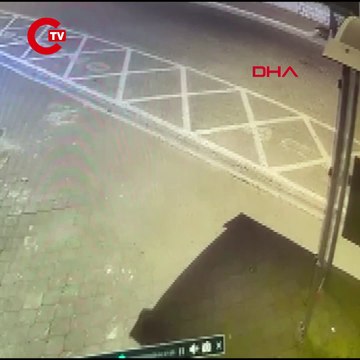 Fethiye'de AK Parti binasına taşlı saldırı