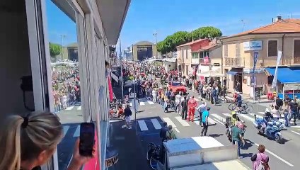 Giro d'Italia, la partenza dalla Darsena di Viareggio