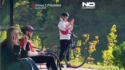 Alce faz visita surpresa ao centro de Vilnius