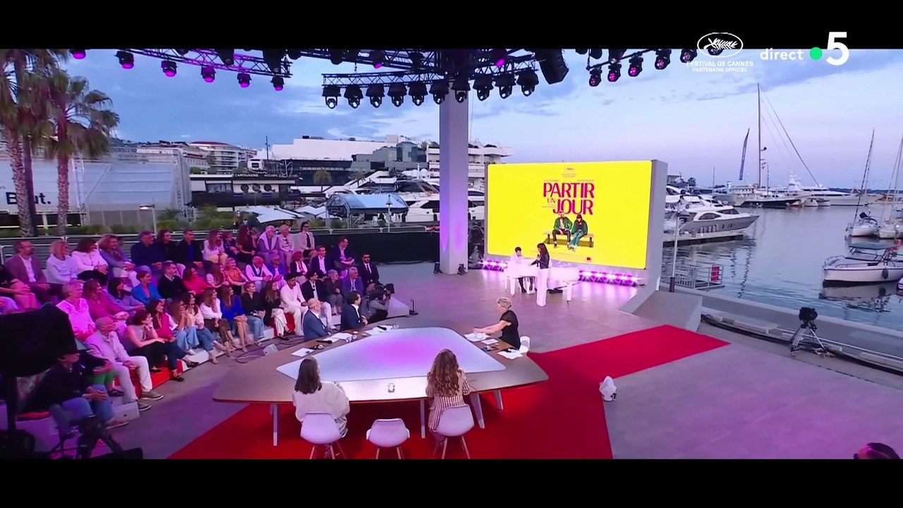 Juliette Armanet reprend "Partir un jour" à Cannes