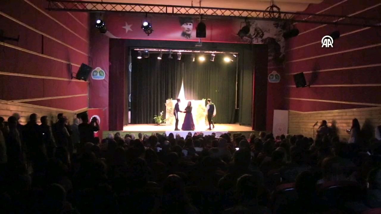 Romeo ve Juliet İngilizce sahnelendi