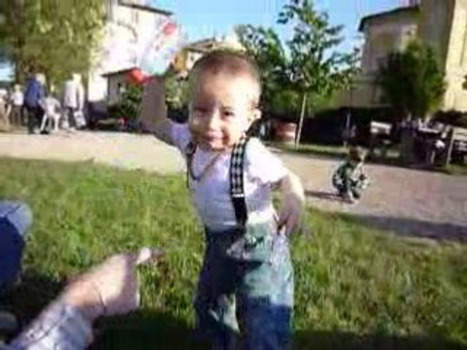 2008.05.01 Jeté de bouteille