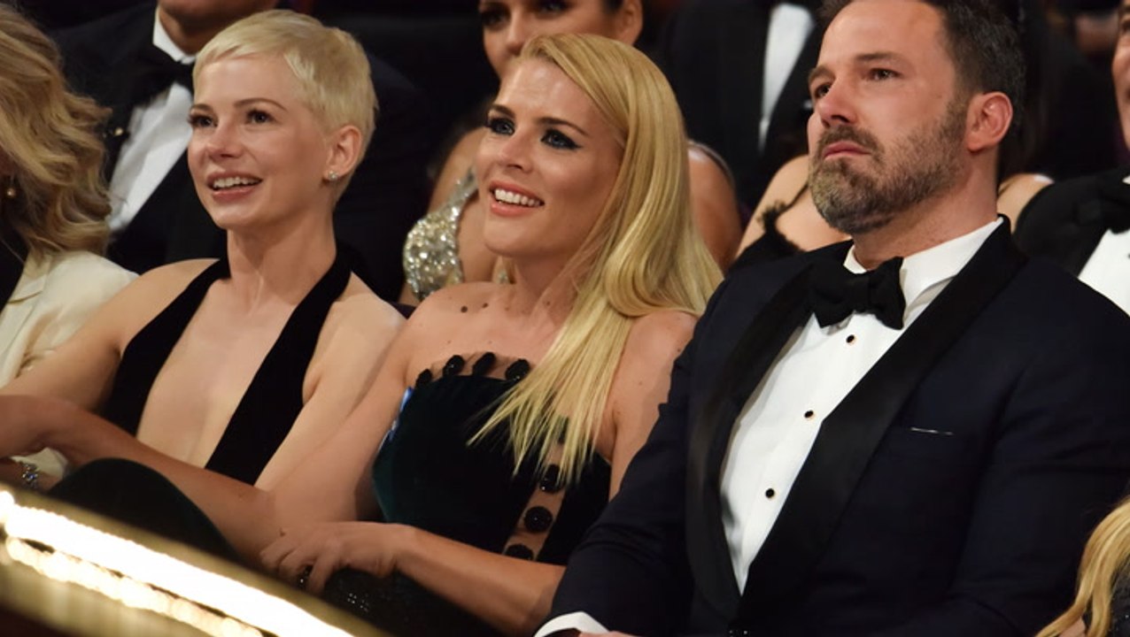 Michelle Williams recalls Busy Philipps telling Ben Affleck to 'do something' during Oscars Best Picture mix-up