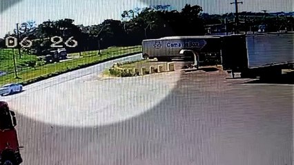 Vídeo mostra acidente que deixou um homem morto e vários feridos na PR-323 em Umuarama