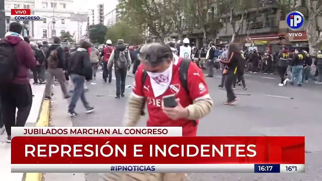 Represión e incidentes en la marcha de los jubilados