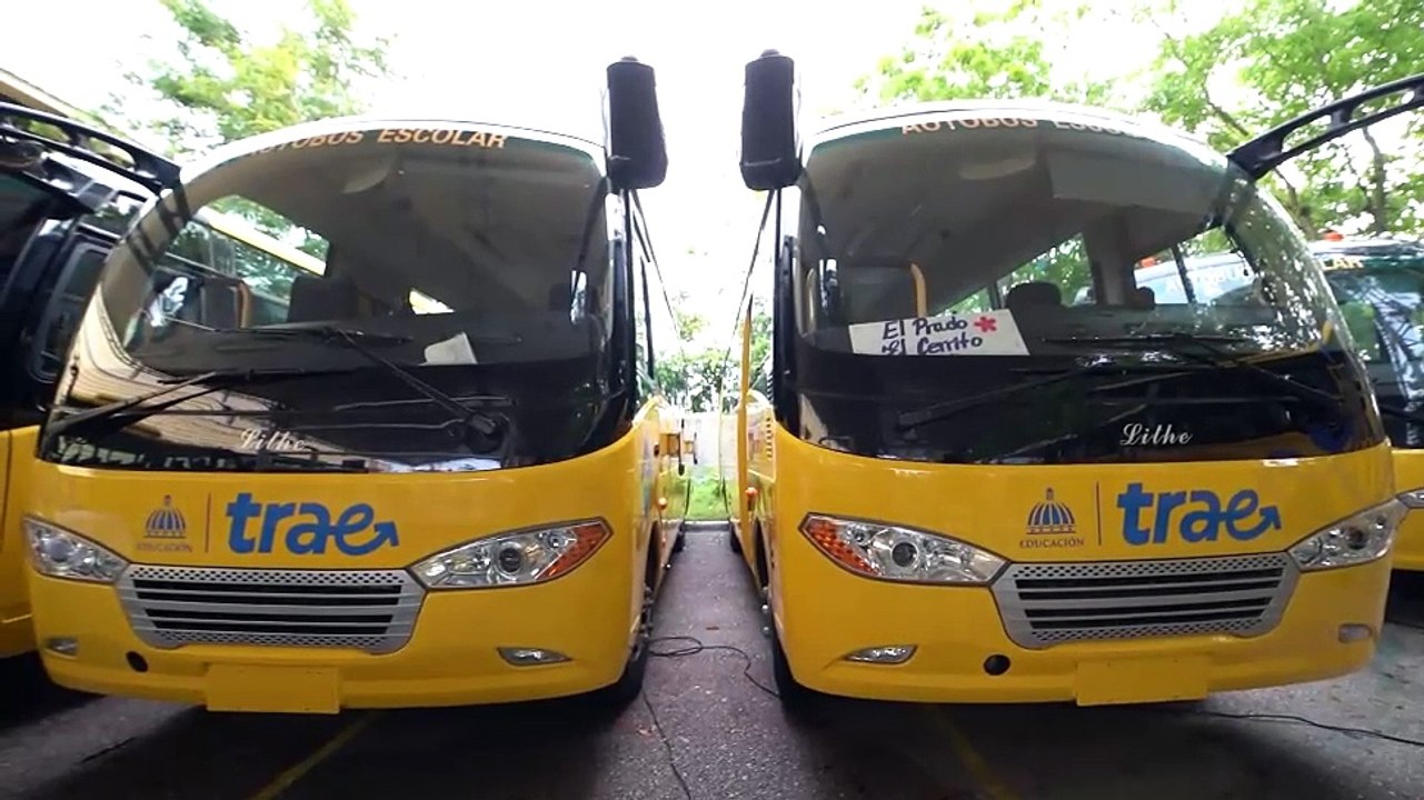 MINERD concluye primera etapa de entrega de 50 autobuses con rampa