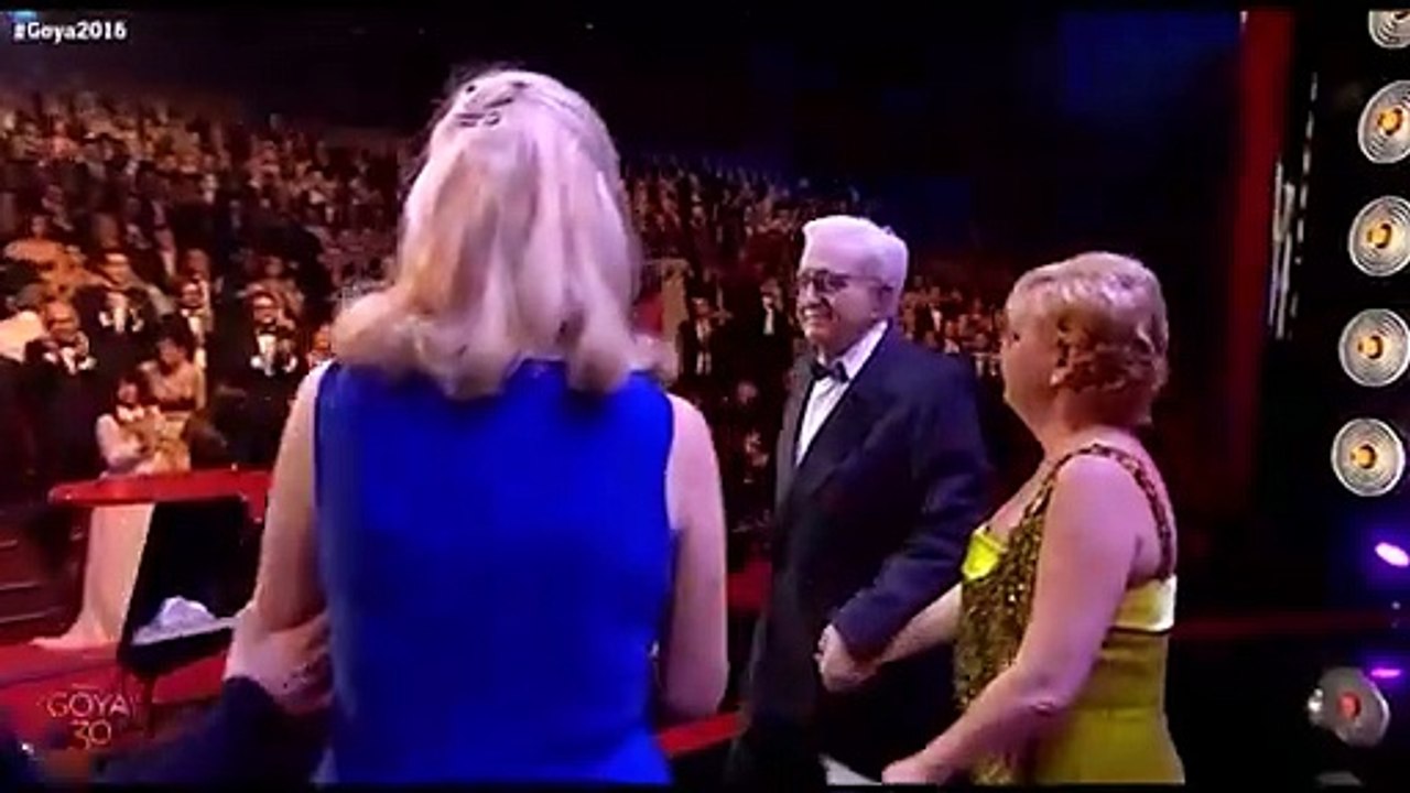 Multitud de familiares y rostros conocidos despiden a Mariano Ozores