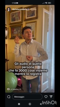 Daniele condotta le sue gag