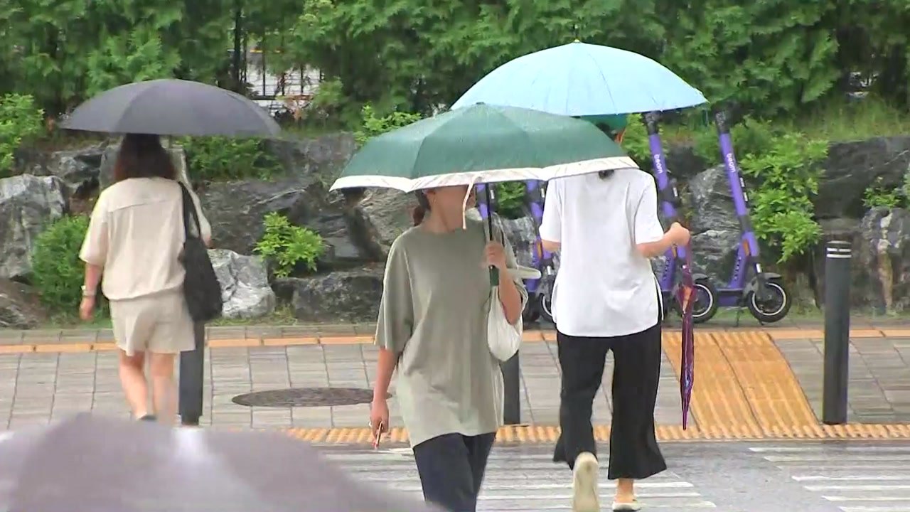 [출근길 YTN 날씨 5/22] 심한 고온 누그러져, 동쪽 '선선'...곳곳 산발적...