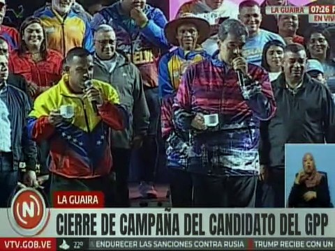 Candidato José Terán presenta recuento de los logros de la revolución en La Guaira al Pdte. Maduro