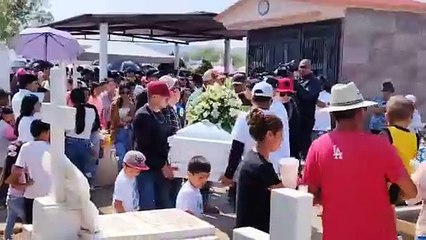 Sepultan a siete jóvenes asesinados en San Felipe; Arzobispo pide poner atención a los adolescentes