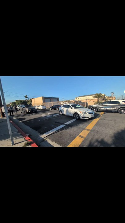 (Accident)Car crash at kornblum 139 th no injuries where reported  luckily If there any update i will publish it  Stay safe drive safe