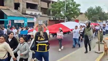 Trabajadores mineros marchan en Perú exigiendo más seguridad al gobierno