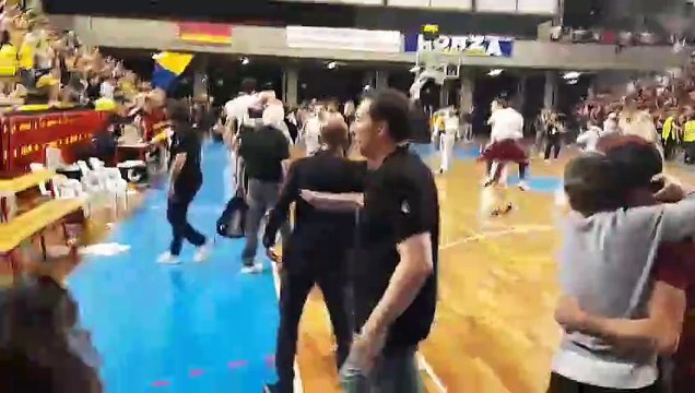 Basket, la grande festa della Libertas per la salvezza in A2