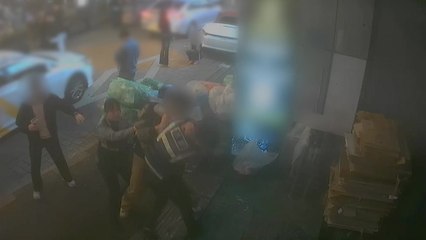 '유도왕'이라며 경찰 폭행...전기충격 총 쏴 체포 / YTN