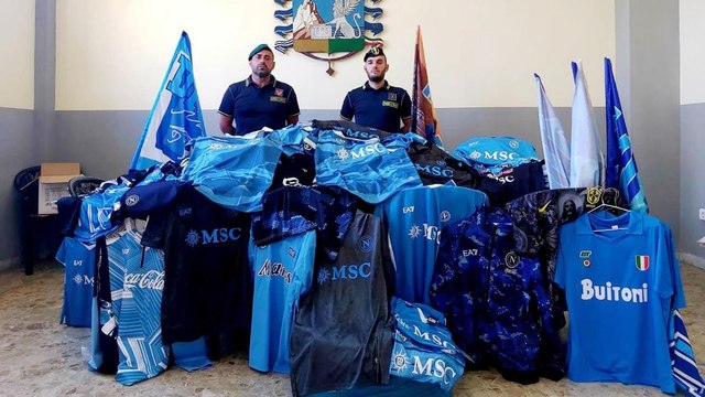 Maxi blitz contro falso merchandising del Calcio Napoli: sequestrati 20mila articoli (22.05.25)