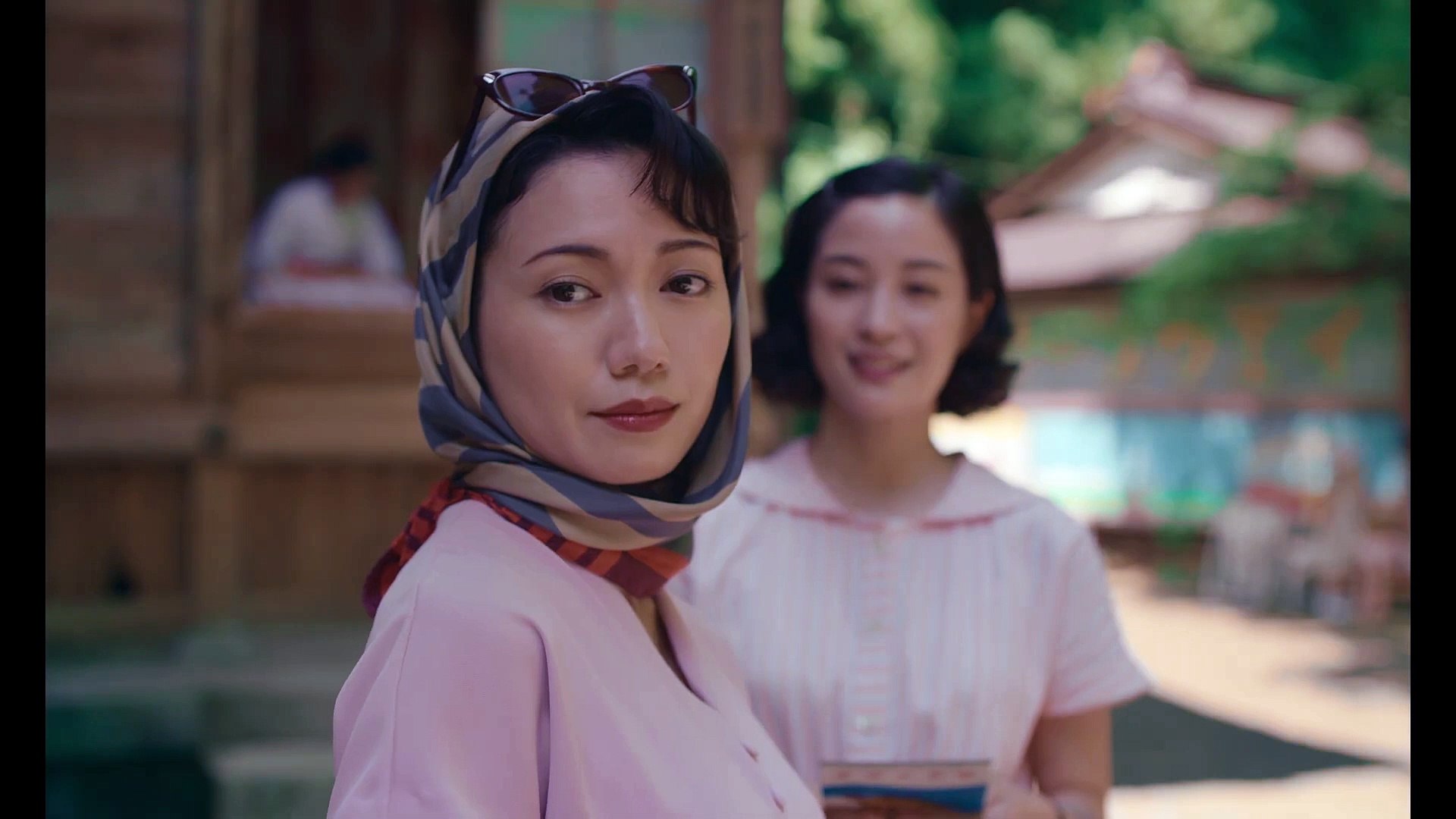 lumière pâle sur les collines