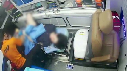 구급차에서 새 생명 탄생...산모와 아이 모두 건강 / YTN