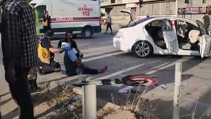 Işık ihlali yaptı! Sosyal medya için video çekerken kazayı görüntüledi