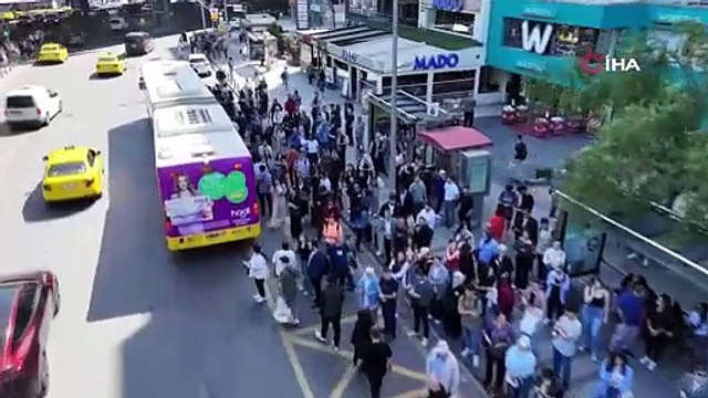 İBB İstanbulluları mağdur etti! Burasi miting alanı değil otobüs durağı