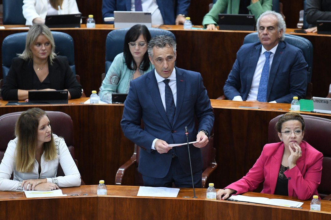 La transfobia de un consejero de Ayuso: "Hay hombres con barba que cambian de sexo por bonificaciones"