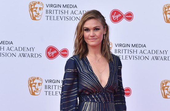 Julia Stiles quit serious dance lessons after 'Save the Last Dance' because the film made her self-conscious about performing