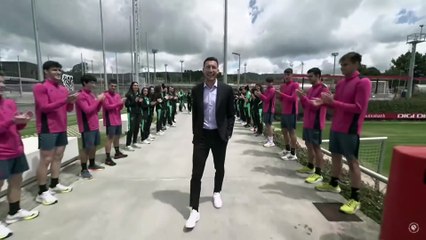 Emotivo y 'kilométrico' pasillo de todo Lezama a De Marcos en su despedida del Athletic