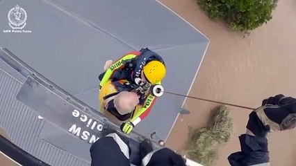 Tres muertos y 50.000 personas aisladas por inundaciones en Australia