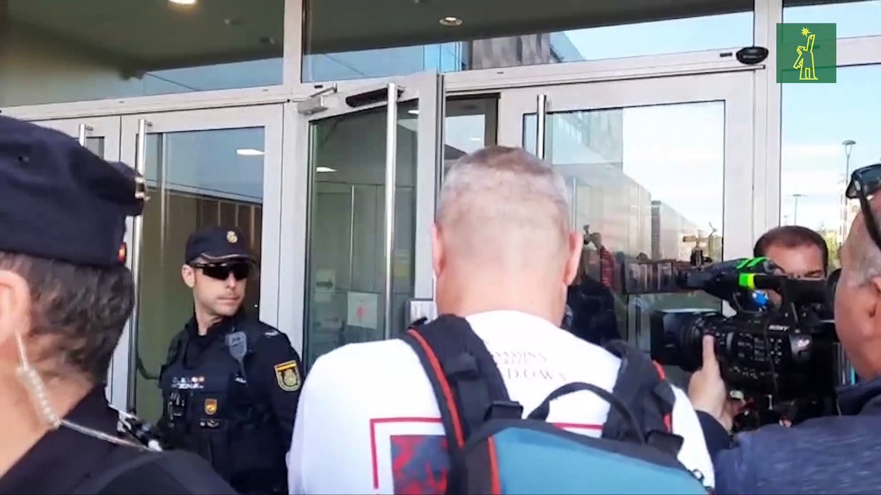 La jueza envía a juicio al hermano de Pedro Sánchez y al presidente de la Diputación de Badajoz